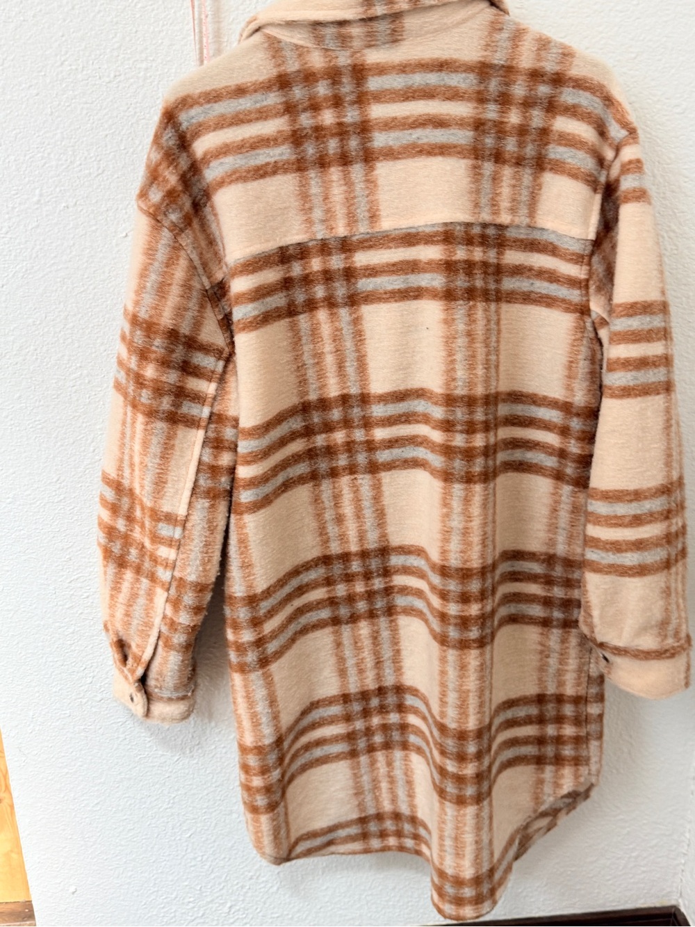 Women’s Baltic Born Beige & Brown Plaid Shacket Jacket - Picture 2 of 4